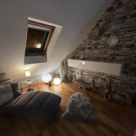 Zentrale Maisonette Mit Buero & Parkplatz Griesheim  Exterior foto