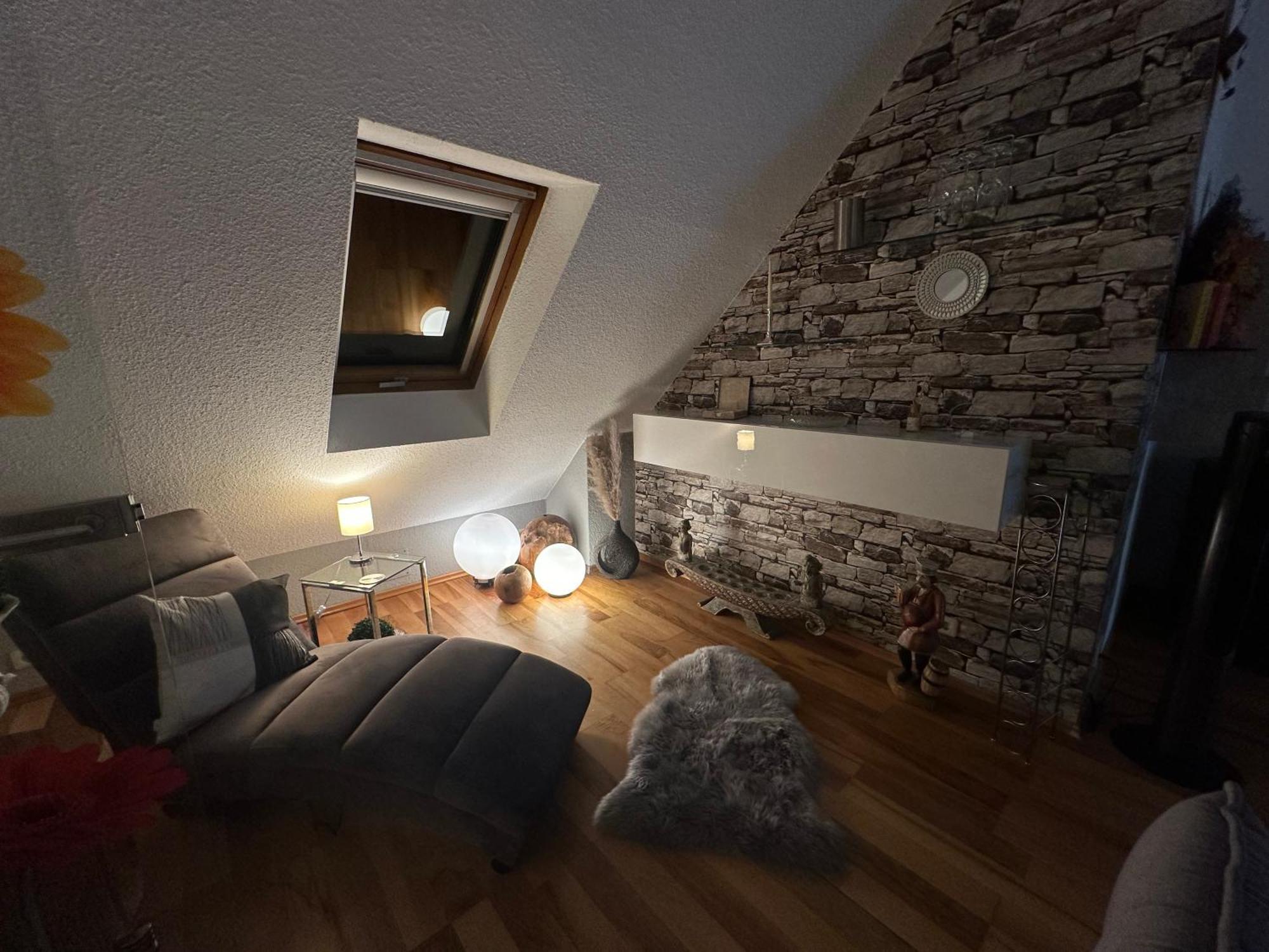 Zentrale Maisonette Mit Buero & Parkplatz Griesheim  Exterior foto