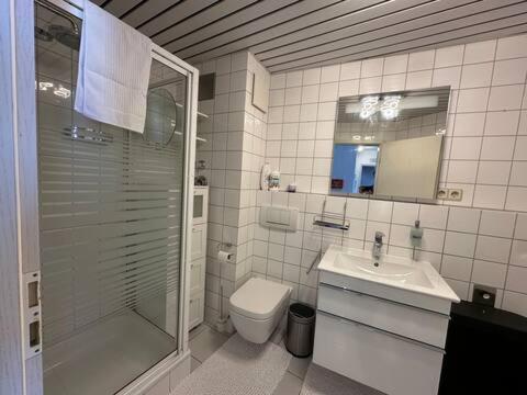 Zentrale Maisonette Mit Buero & Parkplatz Griesheim  Exterior foto